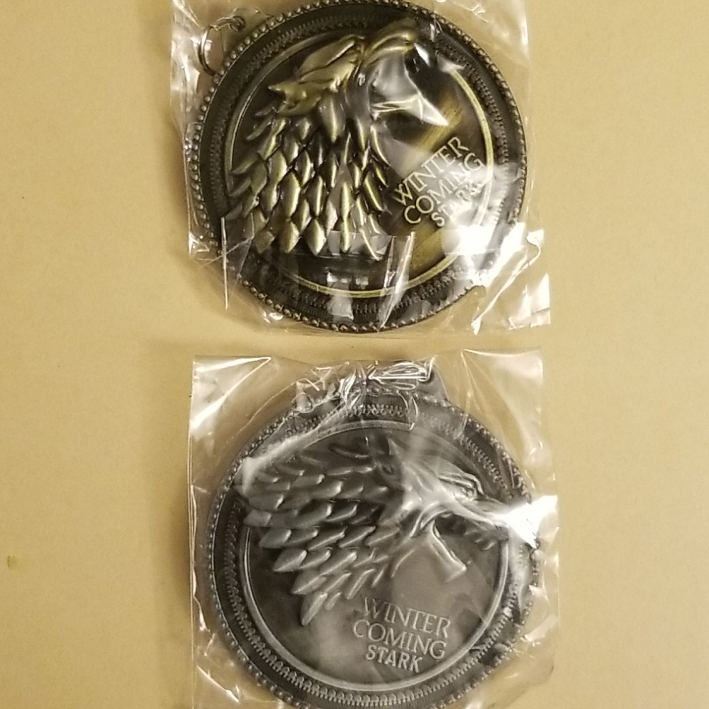 2 Game of Thrones keychains
